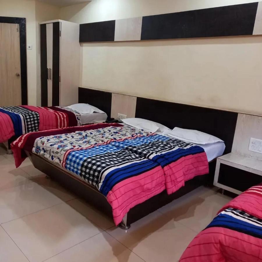 sharan hotel Shirdi Bagian luar foto