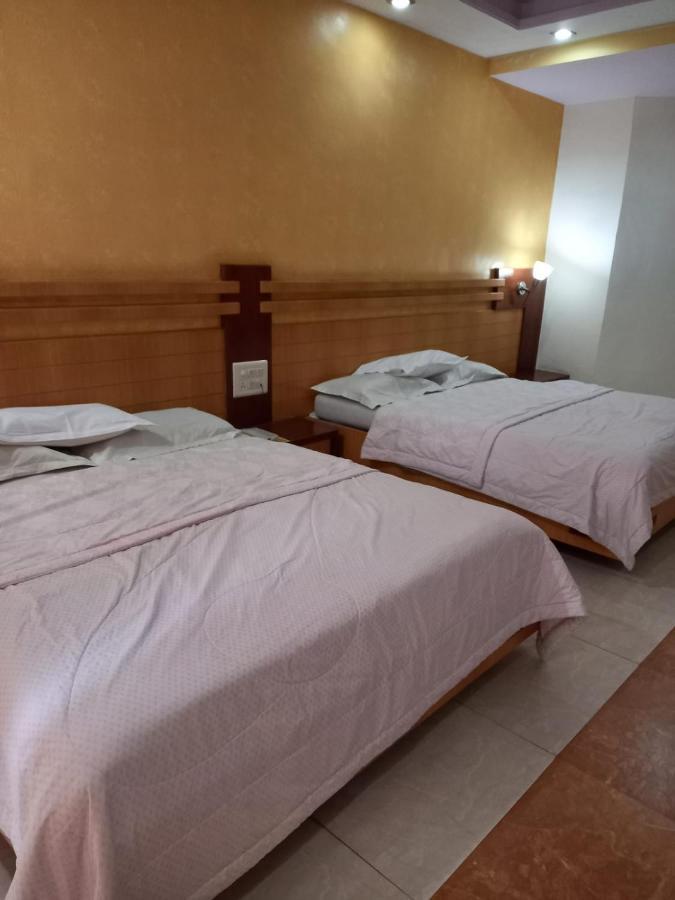 sharan hotel Shirdi Bagian luar foto
